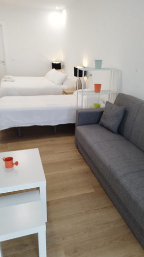 Room 4, APARTAMENTOS Y ESTUDIOS EL CENTRO, Cantabria