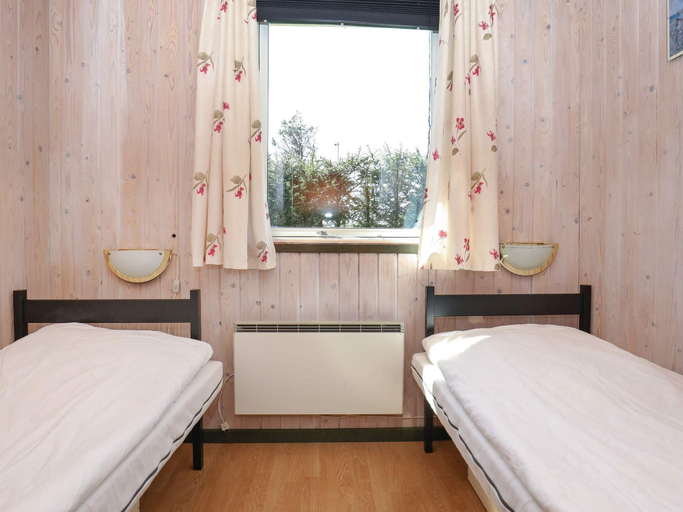 Bedroom 2, 6 Person Holiday Home in Lokken-by Traum, Jammerbugt