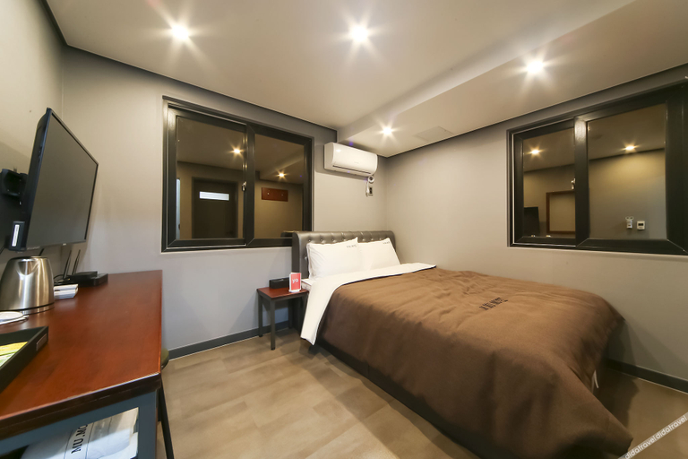 Bedroom 3, Tongyeong Mu, Tongyeong
