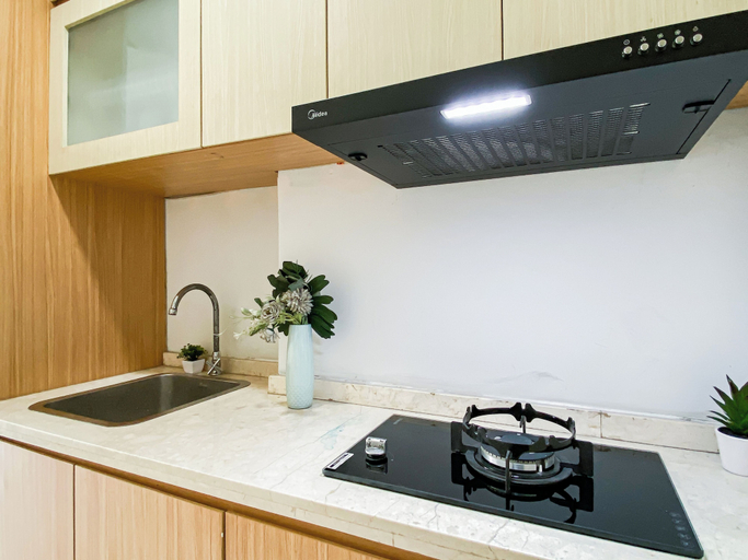 Private kitchen 3, Cozy Compact 2Br At Apartment Patraland Urbano, Bekasi