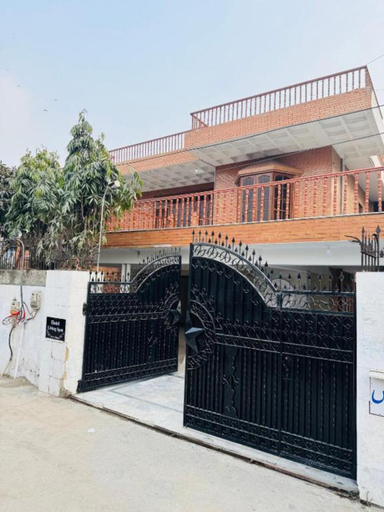 3, Hotel living spot, Lahore
