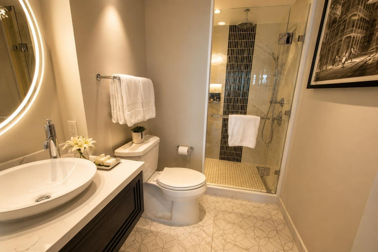 Bathroom 2, Hotel Corporate Sky Nest Suites Near Delhi IGI Airport, Delhi