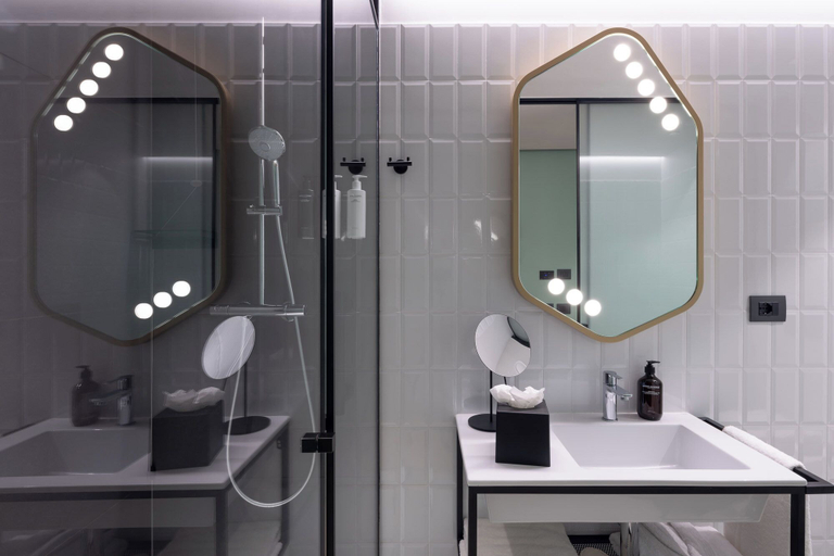 Bathroom 4, Urban Hive Hotel, Milano