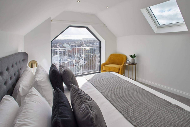 Bedroom 1, Host & Stay | The Penthouse, Hudsons Yard House, North Yorkshire