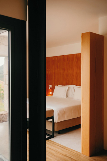 Bedroom 4, The Vinea Collection Hotel by Piamonte Hotels, Monção