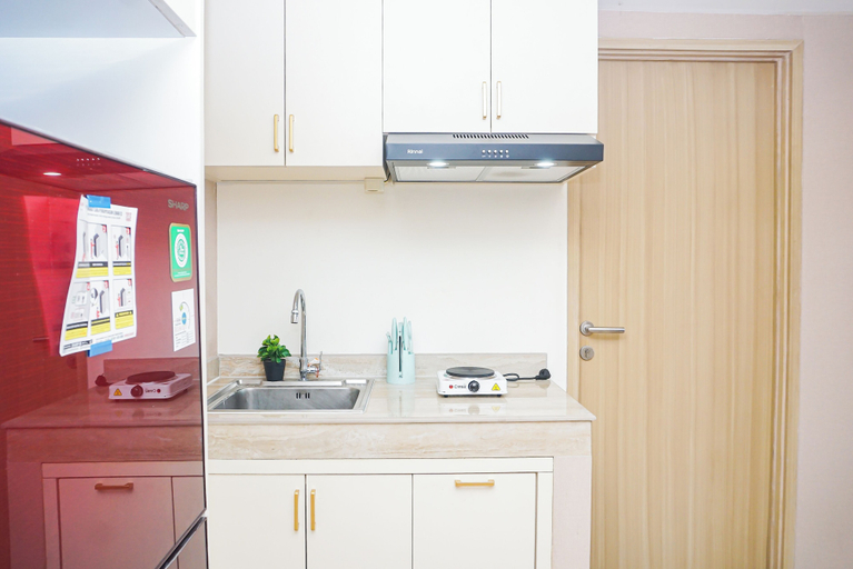 Private kitchen 5, Serene Spacious 3Br At Apartment Meikarta District 1, Cikarang