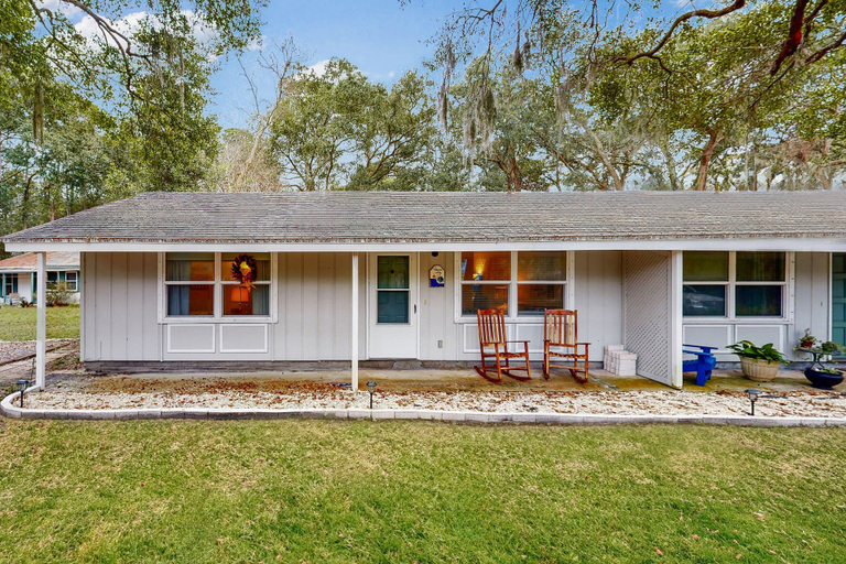 Exterior 2, Breezy Bungalow Near Beach/golf With Private Patio & Updated Interior, Nassau
