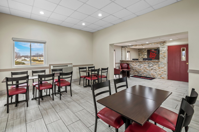 Food & Drinks 5, Red Roof Inn Ames, Story