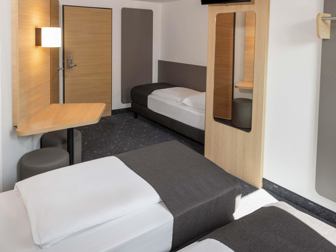 Bedroom 3, B&B Hotel Kiel-City, Kiel
