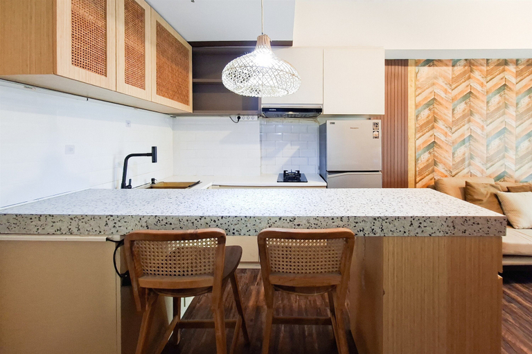Interior 5, Classic And Warm 2Br At Apartment M-Town Residence, Tangerang