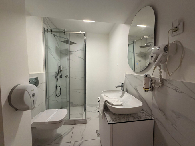 Bathroom 4, Maison Mark Spa & Suites, Belgrade