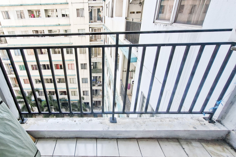 Balcony, Pleasant And Airy 2Br At Apartment Sky View, South Tangerang