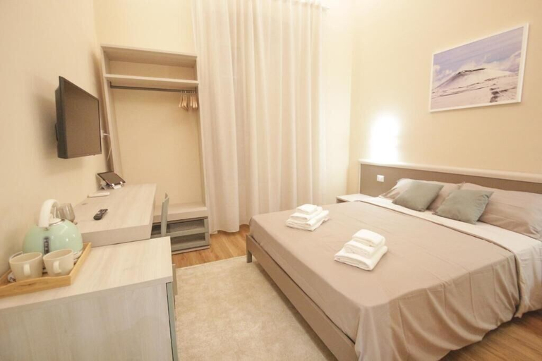 Bedroom 4, Etna Vibes Home, Catania