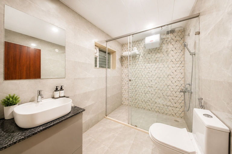 Bathroom 5, Harvey's Hotels, Hyderabad