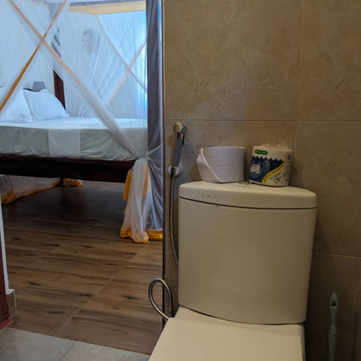 Bathroom 2, esban dream hotel, Kusini