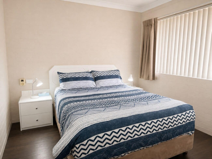 Bedroom 3, Ulladulla Harbour Motel, Shoalhaven - Pt B