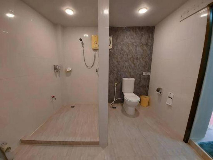 Bathroom 4, Tanaosri & Creekside Resort, Suan Phung