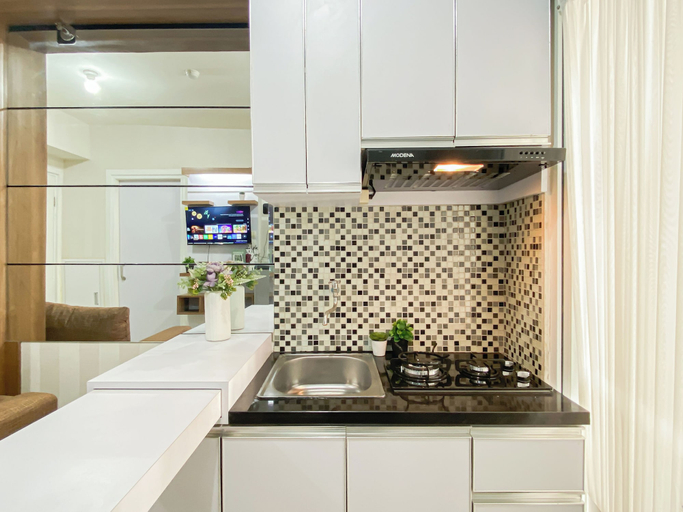 Private kitchen 3, Nice Homey 2Br At Apartment Green Pramuka City, Central Jakarta