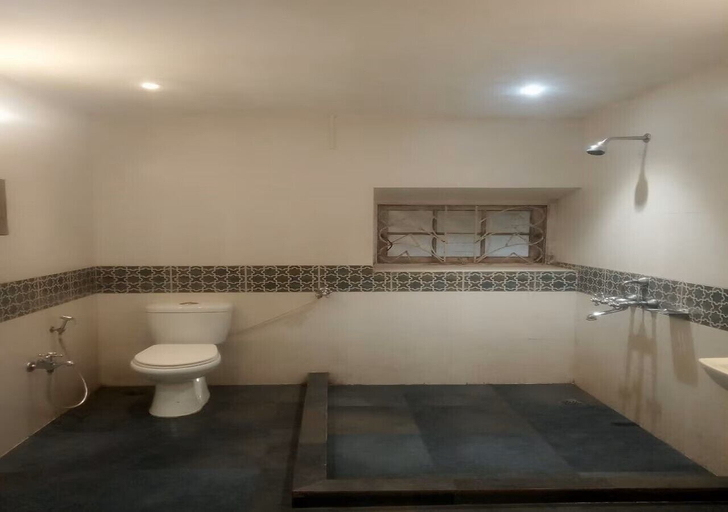 Bathroom 4, Westend Hotel, Raigarh
