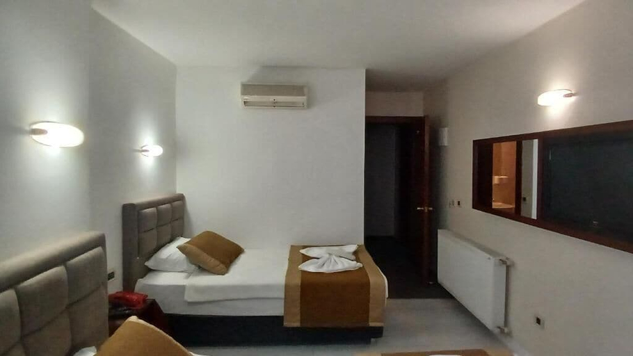Room 3, Hotel Çağyiğit, Fatih