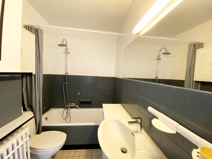 Bathroom, Apartment in Nieuwpoort with sea view, West-Vlaanderen