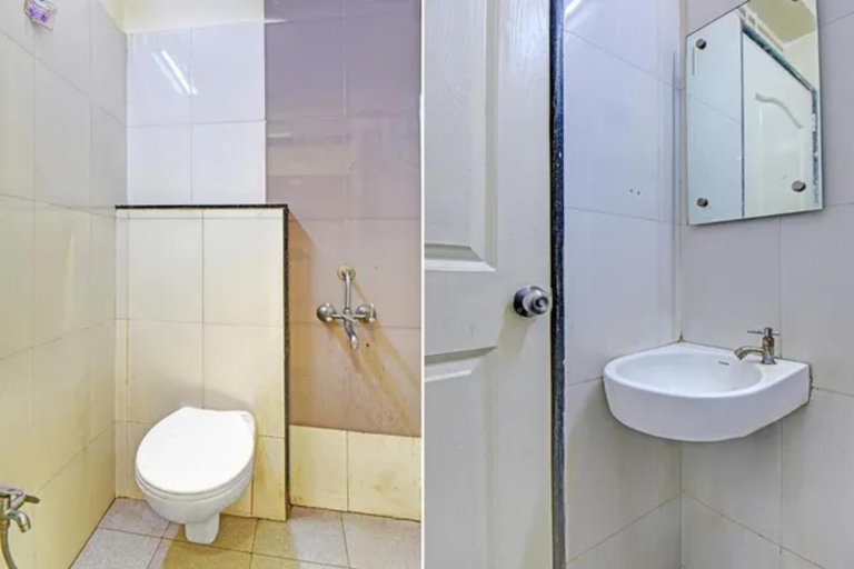 Bathroom, Fabhotel Sai Inn, Pune