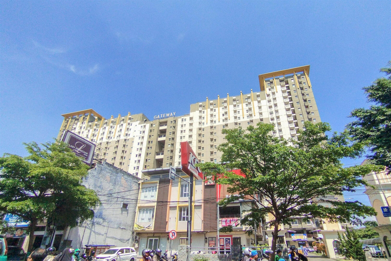 Exterior 3, Warm Homey 2Br At Apartment Gateway Ahmad Yani Cicadas, Bandung