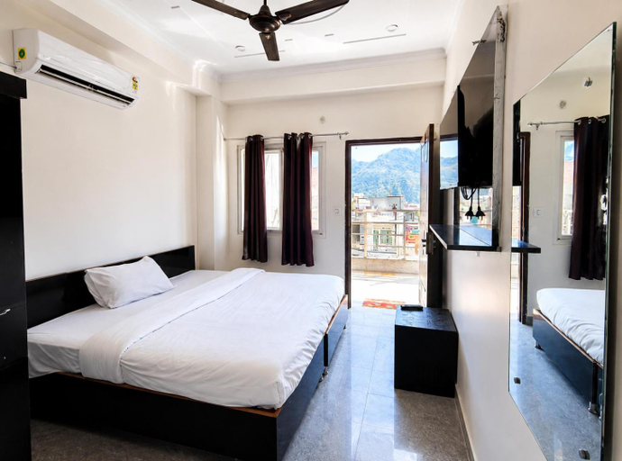 Bedroom 2, Hotel Aman, Garhwal