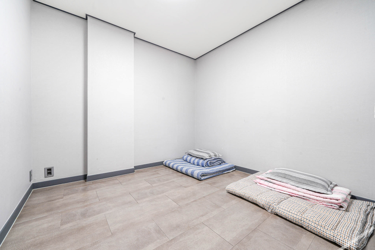 Bedroom 2, Tongyeong Mu, Tongyeong