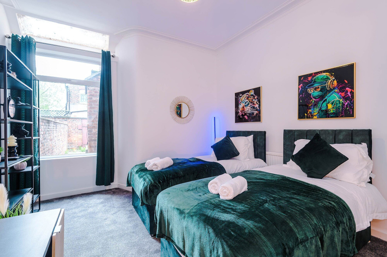 Room 4, Large 4BR Etihad Stadium Free Parking MCR, Tameside