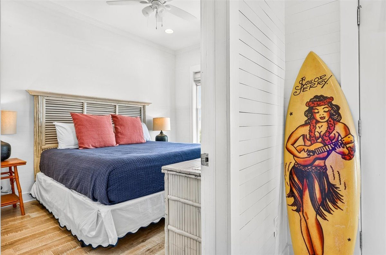 Bedroom 3, Endless Summer TC 2302, Nueces