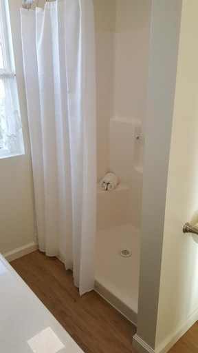 Bathroom 5, Mountain Retreat, Calaveras