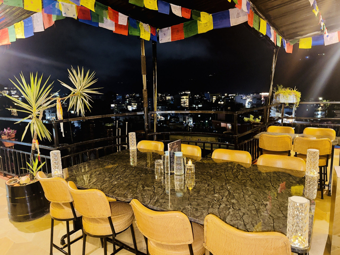 Outdoor dining 5, Hastag Living, Gandaki