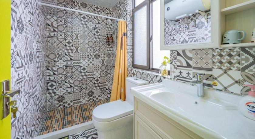 Bathroom, Floral Hotel · Shanghai Pudong New Area Mingyu, Shanghai