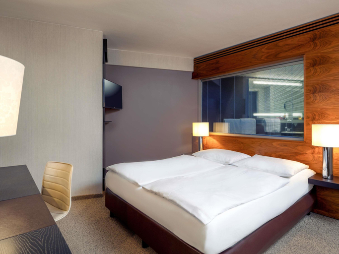 Bedroom 3, Mövenpick Hotel Hamburg, Hamburg