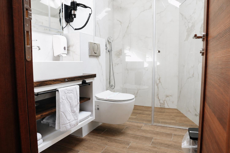 Bathroom 4, Hotel Sucevic Garni - free parking and breakfast included, Belgrade