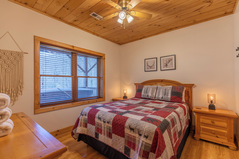 Bedroom 3, Lakeview, Watauga