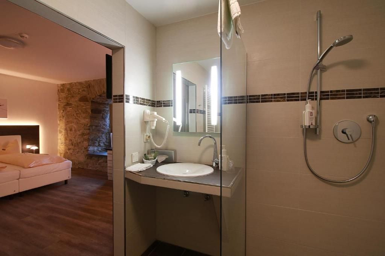 Bathroom 5, Schlosshotel Weilburg, Limburg-Weilburg
