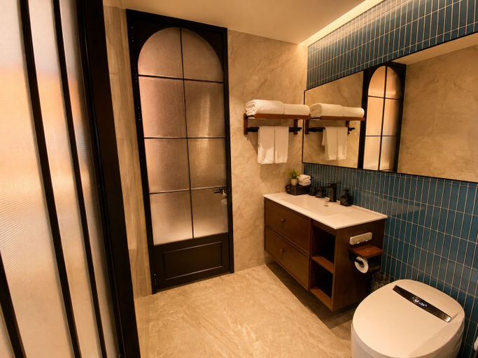 Bathroom 5, The Garden F, Shanghai