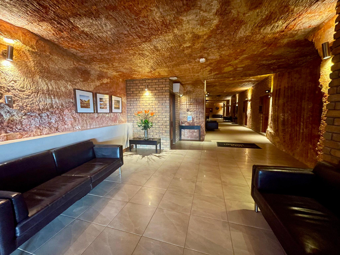 Others 5, The Lookout Cave Underground Motel, Coober Pedy