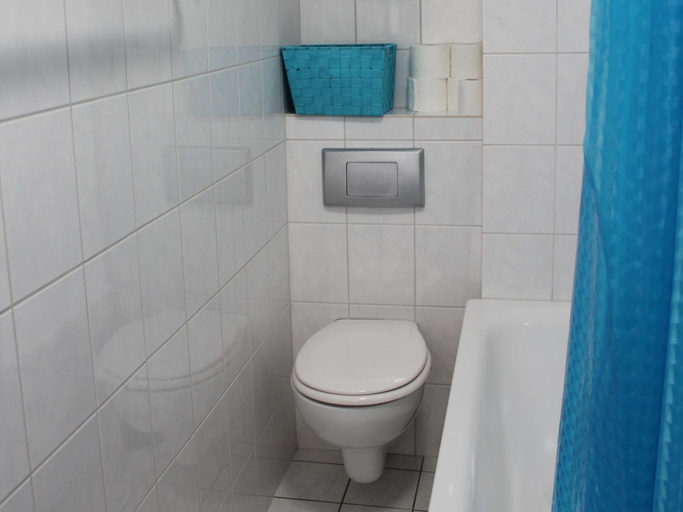 Bathroom, Classic Holiday Home in Harz near Braunlage Ski Area, Harz