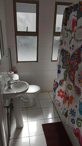 Bathroom, Hostal Quinta, Valparaíso
