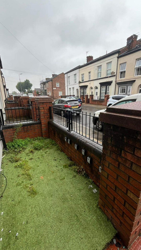 Property grounds, Apartment Sleeps 4 Near Anfield, Sefton