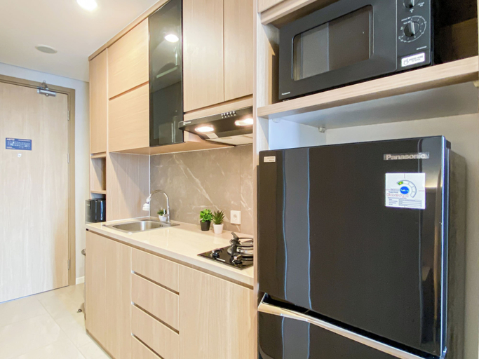 Private kitchen, Elegant Studio At Apartment Antasari Place, Jakarta Selatan