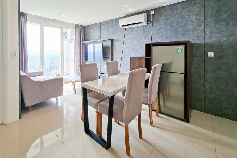 Dining room 2, Bright And Convenient 2Br At Apartment Tuscany Residence, Tangerang Selatan