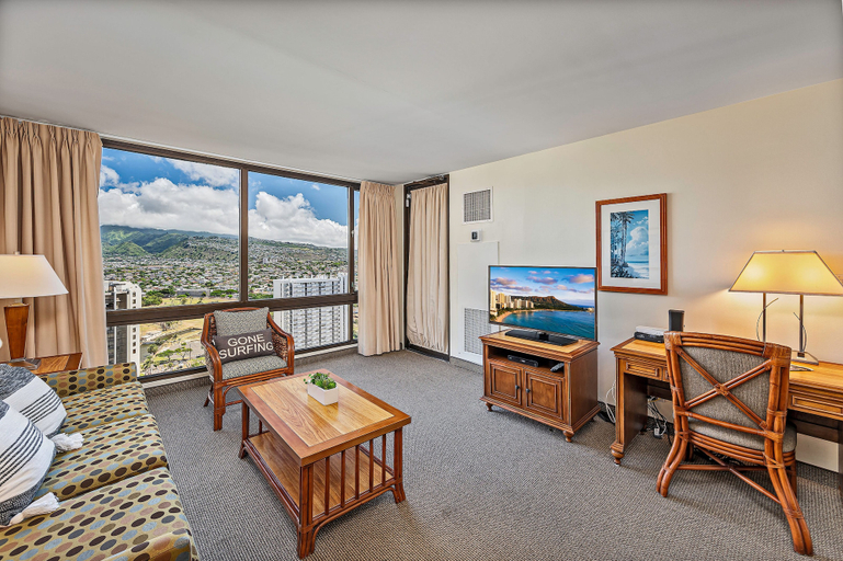 Exterior 5, MT & Golf Course Views Waikiki Sunset by the Beach W/full Kitchen & Wifi, Honolulu