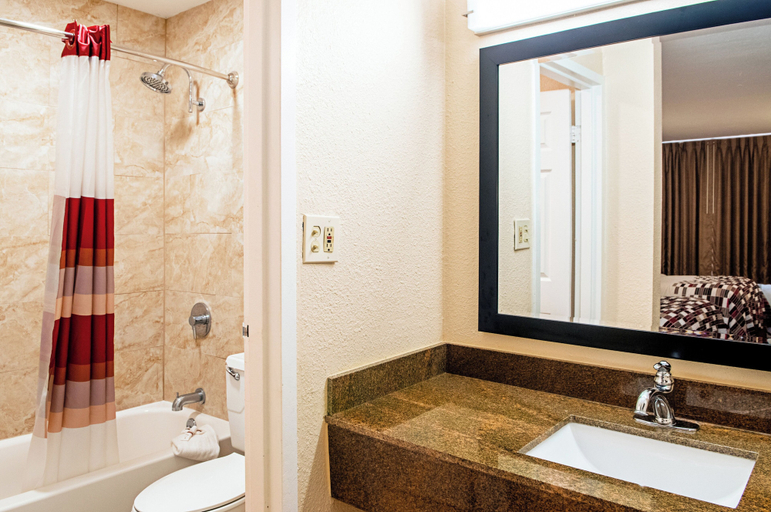 Bathroom 4, Red Roof Inn Slidell, Saint Tammany