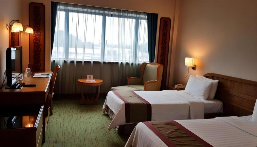 Bedroom 2, The Centrepoint Hotel, Bandar Seri Begawan