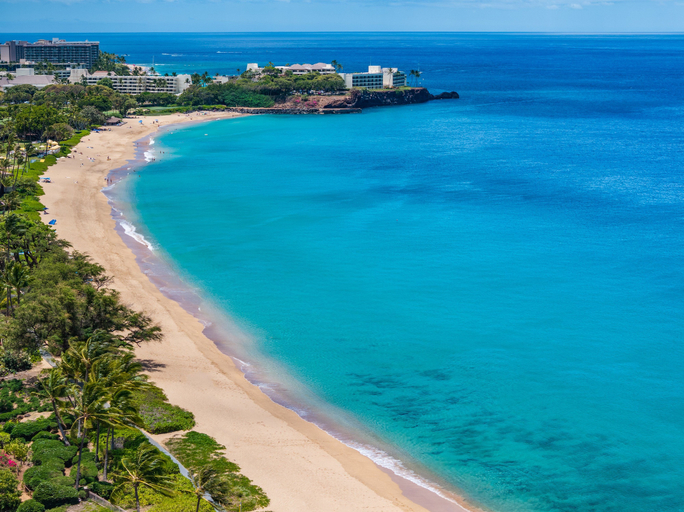 Beach 5, Updated Beachfront Luxury Condo w Pool - Honua Kai 1024, Maui
