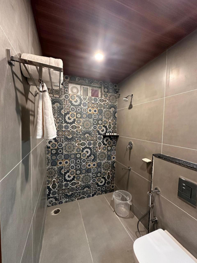 Bathroom 5, Bindiga Peak Resorts, Chikmagalur, Chikmagalur